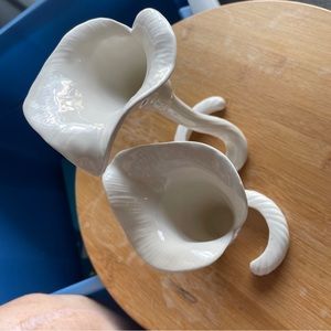 Fitz and Lloyd @ff white bud vases.